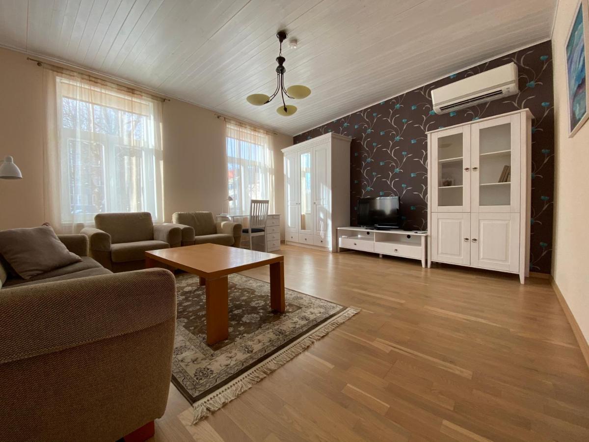 Posti Guest Apartment Hapsal Exteriör bild